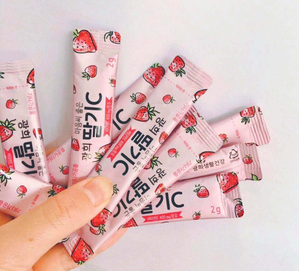 Kwanghee Strawberry Vitamin C Powder Stick,วิตามินซีเกาหลี ตัลกี, รสสตรอเบอรี่,แบบไร้น้ำตาล,ประเทศเกาหลี,วิตามินซี,วิตามิน C,แบบผงทานง่ายฉีกซองเทใส่ปากทานได้เลย,วิตามินซีเกาหลีตัลกี,วิตามินซีเกาหลีตัลกี ราคา,วิตามินซีเกาหลีตัลกี ซื้อที่ไหน,วิตามินซีเกาหลีตัลกี ราคา,ผิวขาวกระจ่างใส,