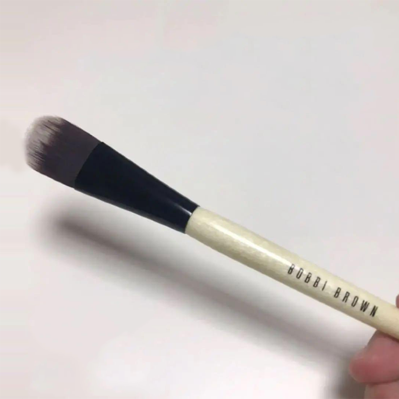 BOBBI BROWN Foundation Brush 19cm